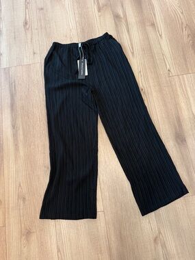 Pleated Wide Leg Pants - Black